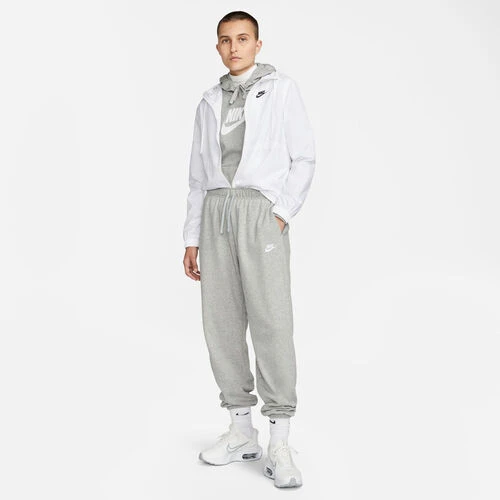 Nike Sportswear Club Fleece Mid-Rise Oversized Training Pants Women 6 Nike Sportswear Club Fleece Mid-Rise Oversized Training Pants Women - Image 4